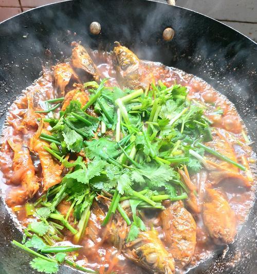 家常炖鱼全攻略（传统家庭美食）