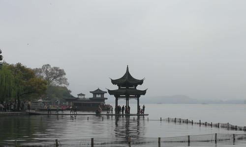 浪漫西湖（西湖十景的景观特色及文化内涵探析）
