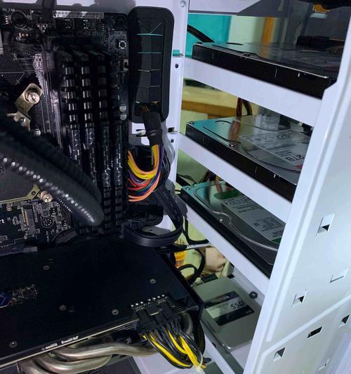 固态硬盘安装详细教程图解（简单易懂的固态硬盘安装步骤）