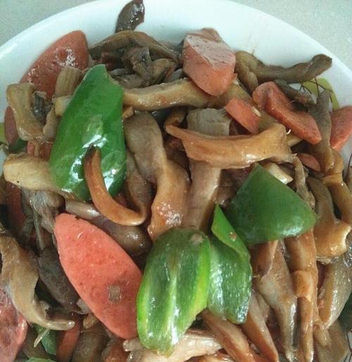 美味素炒平菇的烹饪秘籍（打造香气四溢的平菇佳肴）