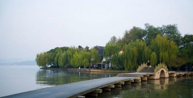 杭州有什么好玩的地方？最佳旅游攻略推荐！