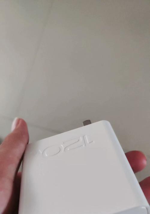苹果手机能使用66瓦充电器吗？探讨充电器瓦数与安全性问题