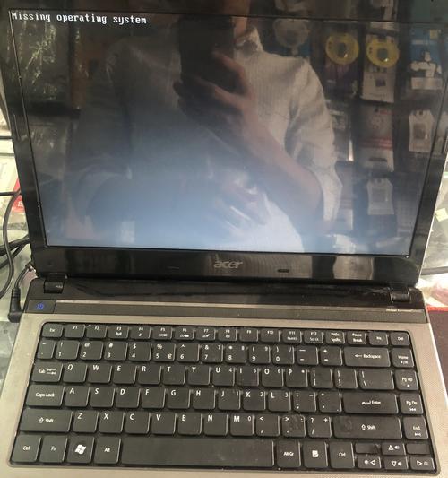 电脑黑屏时出现条纹闪烁如何解决？