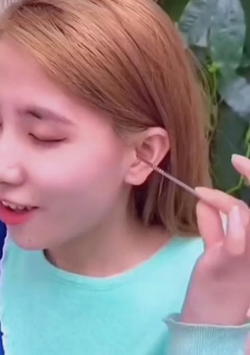 洗耳朵摄像头如何连接手机拍照？