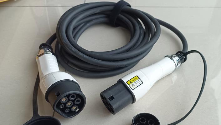 两根电线的充电器叫什么？它的工作原理是什么？