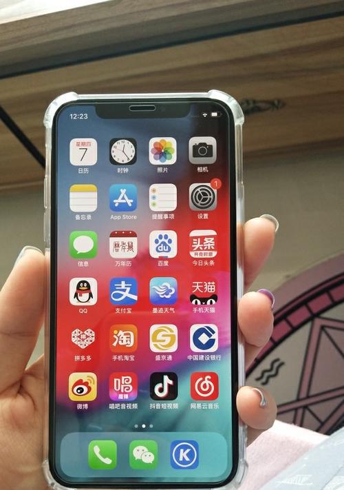 苹果手机设置白色主题的黑苹果界面如何操作？