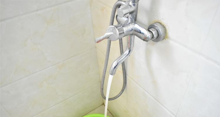 热水器玻璃手感屏幕调整方法是什么？