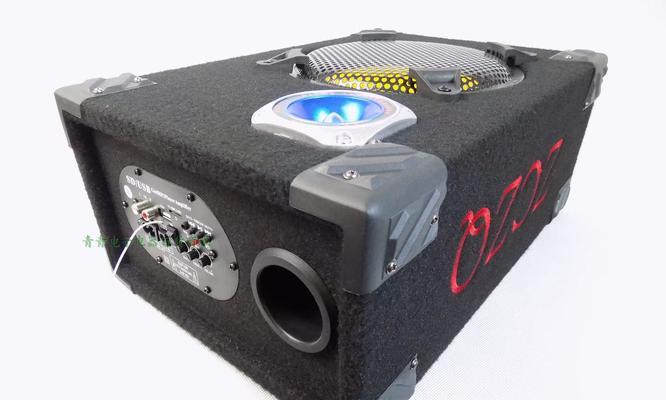 车内使用低音炮对音响系统有何影响？安全吗？