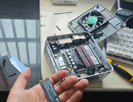 电脑更换内存条的步骤是什么？